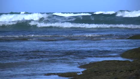 Australia-Great-Ocean-Road-Big-Waves